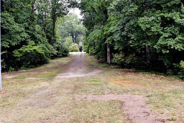 3154 Pond LN, Gloucester, VA 23061