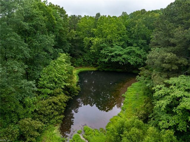 3154 Pond LN, Gloucester, VA 23061