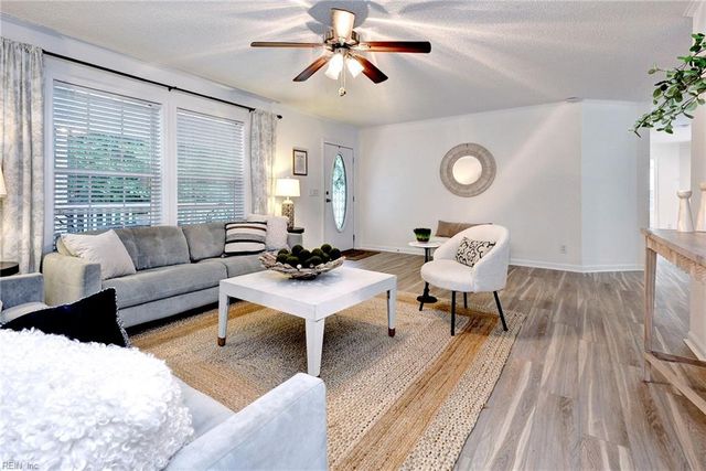 3154 Pond LN, Gloucester, VA 23061