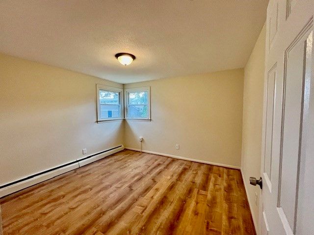 219 Clarendon Ave, Chicopee, MA 01013