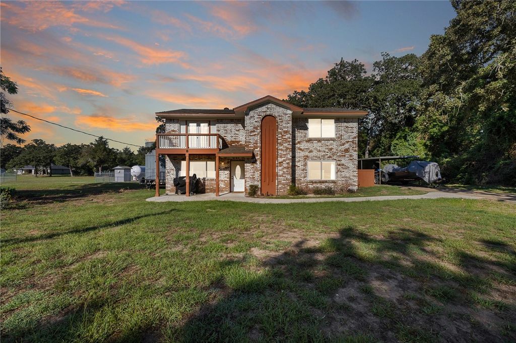 174 Masters Place, Hilltop Lakes, TX 77871 — exterior