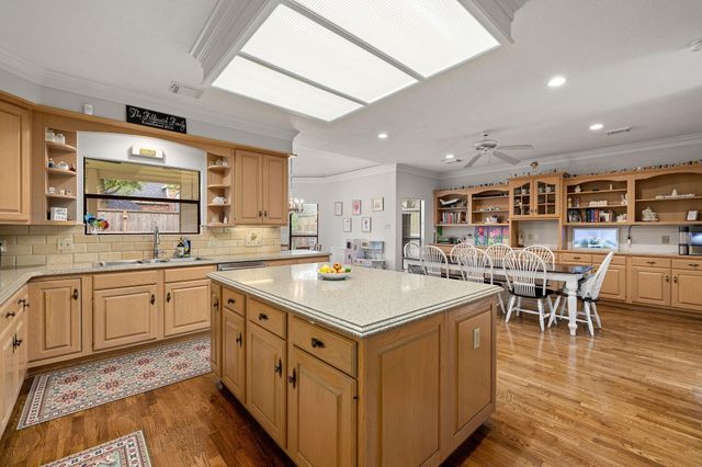 919 Ivy Parkway Drive, Houston, TX 77077