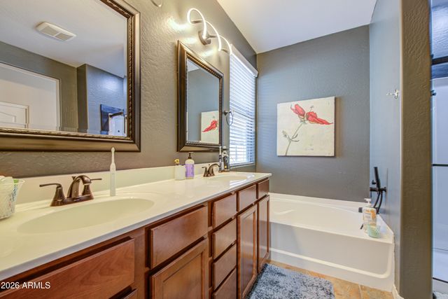 1260 W LOEMANN Drive, San Tan Valley, AZ 85143