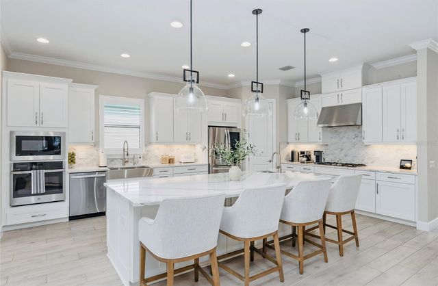 11411 JUGLANS DRIVE, Odessa, FL 33556