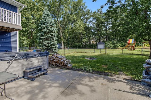 3066 Greenbrier Street, Little Canada, MN 55117