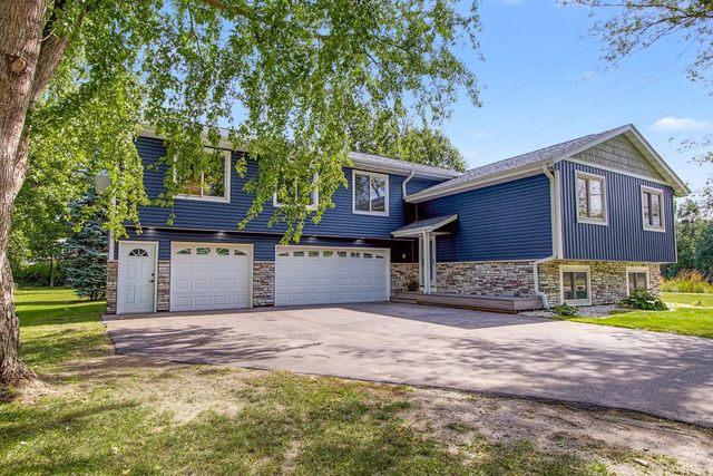 3066 Greenbrier Street, Little Canada, MN 55117