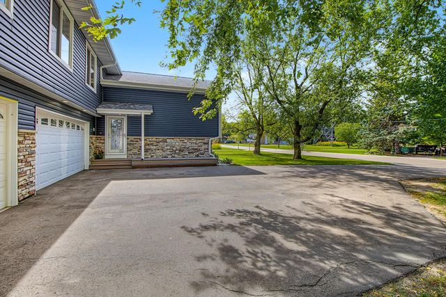3066 Greenbrier Street, Little Canada, MN 55117