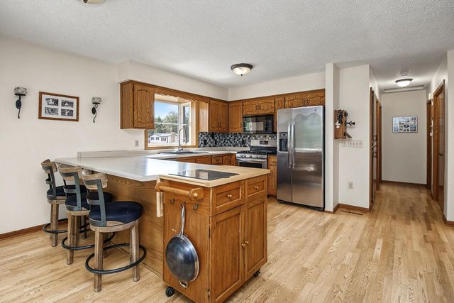 3066 Greenbrier Street, Little Canada, MN 55117