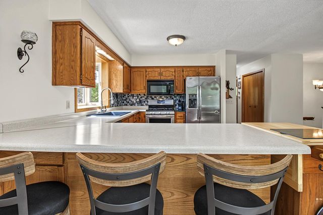 3066 Greenbrier Street, Little Canada, MN 55117