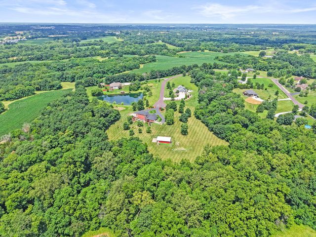 18302 HUNTERS RIDGE CT., Boonville, MO 65233