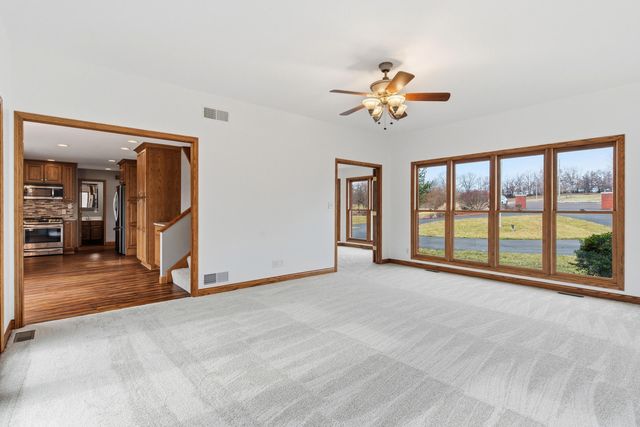 18302 HUNTERS RIDGE CT., Boonville, MO 65233