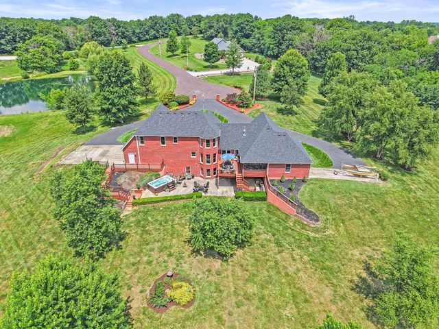 18302 HUNTERS RIDGE CT., Boonville, MO 65233