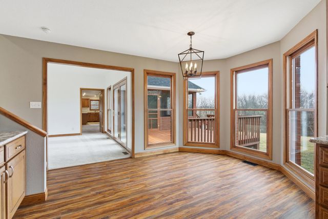 18302 HUNTERS RIDGE CT., Boonville, MO 65233