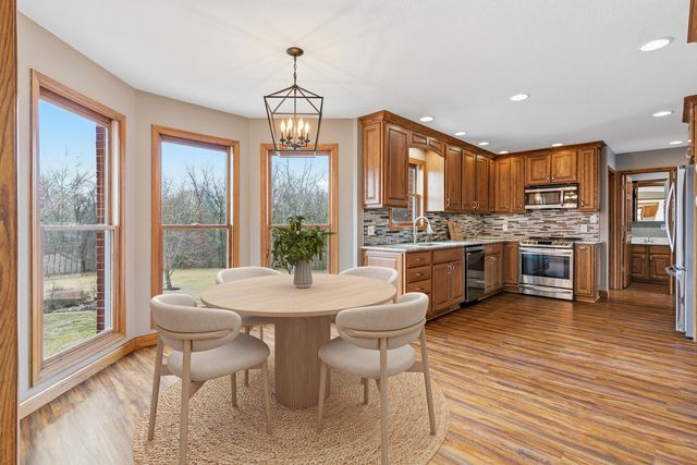 18302 HUNTERS RIDGE CT., Boonville, MO 65233