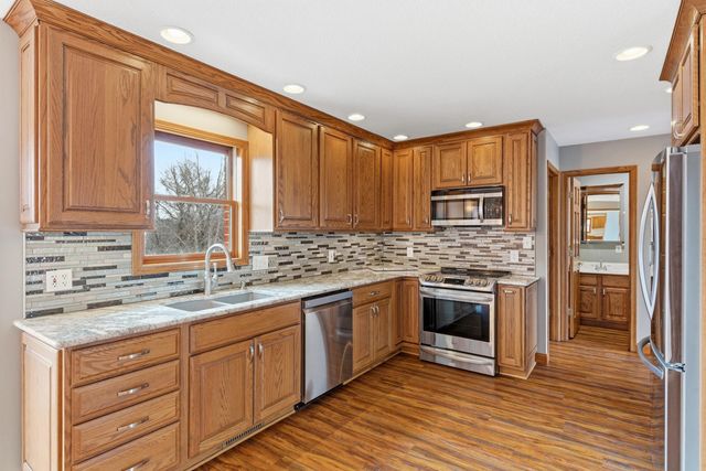 18302 HUNTERS RIDGE CT., Boonville, MO 65233