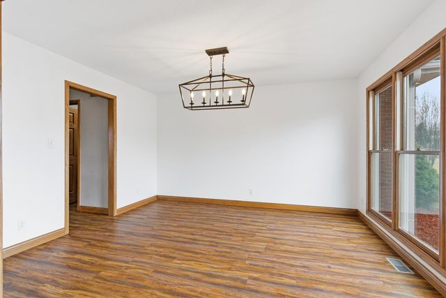 18302 HUNTERS RIDGE CT., Boonville, MO 65233