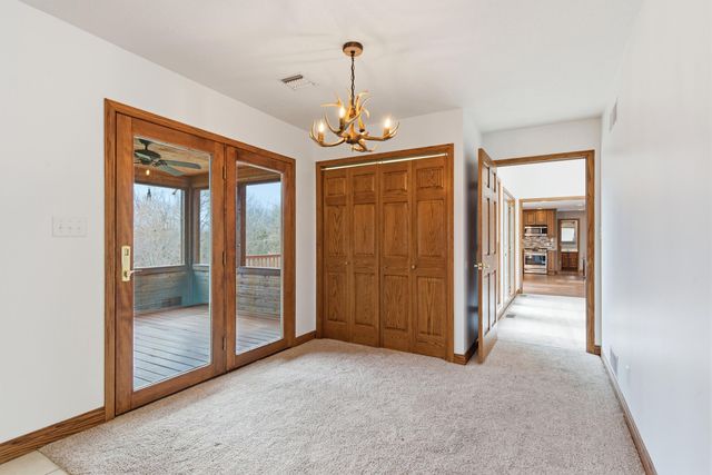 18302 HUNTERS RIDGE CT., Boonville, MO 65233