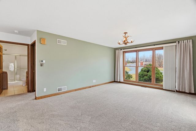 18302 HUNTERS RIDGE CT., Boonville, MO 65233