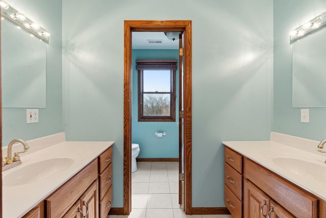 18302 HUNTERS RIDGE CT., Boonville, MO 65233