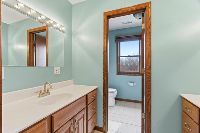 18302 HUNTERS RIDGE CT., Boonville, MO 65233