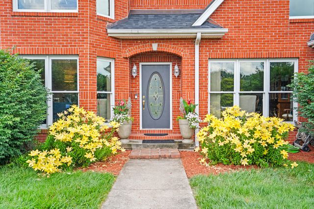 18302 HUNTERS RIDGE CT., Boonville, MO 65233