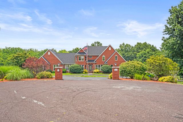 18302 HUNTERS RIDGE CT., Boonville, MO 65233