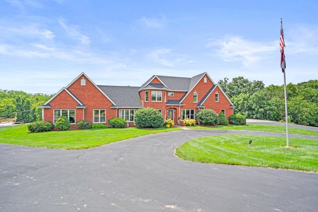 18302 HUNTERS RIDGE CT., Boonville, MO 65233