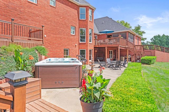 18302 HUNTERS RIDGE CT., Boonville, MO 65233