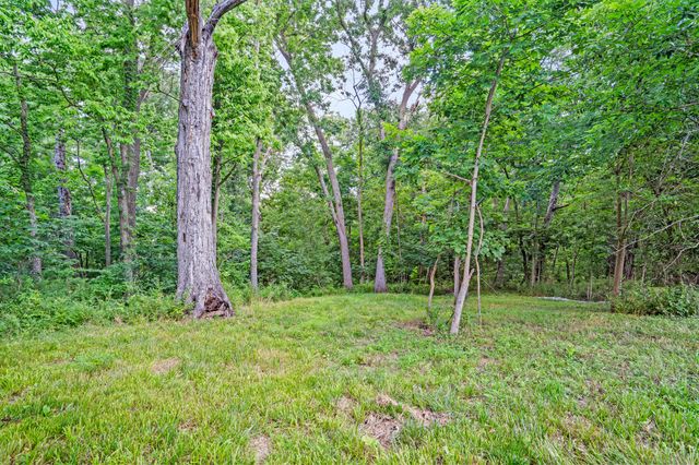 18302 HUNTERS RIDGE CT., Boonville, MO 65233