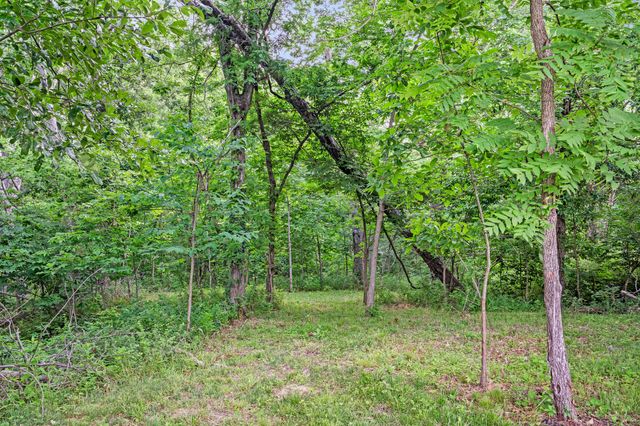 18302 HUNTERS RIDGE CT., Boonville, MO 65233