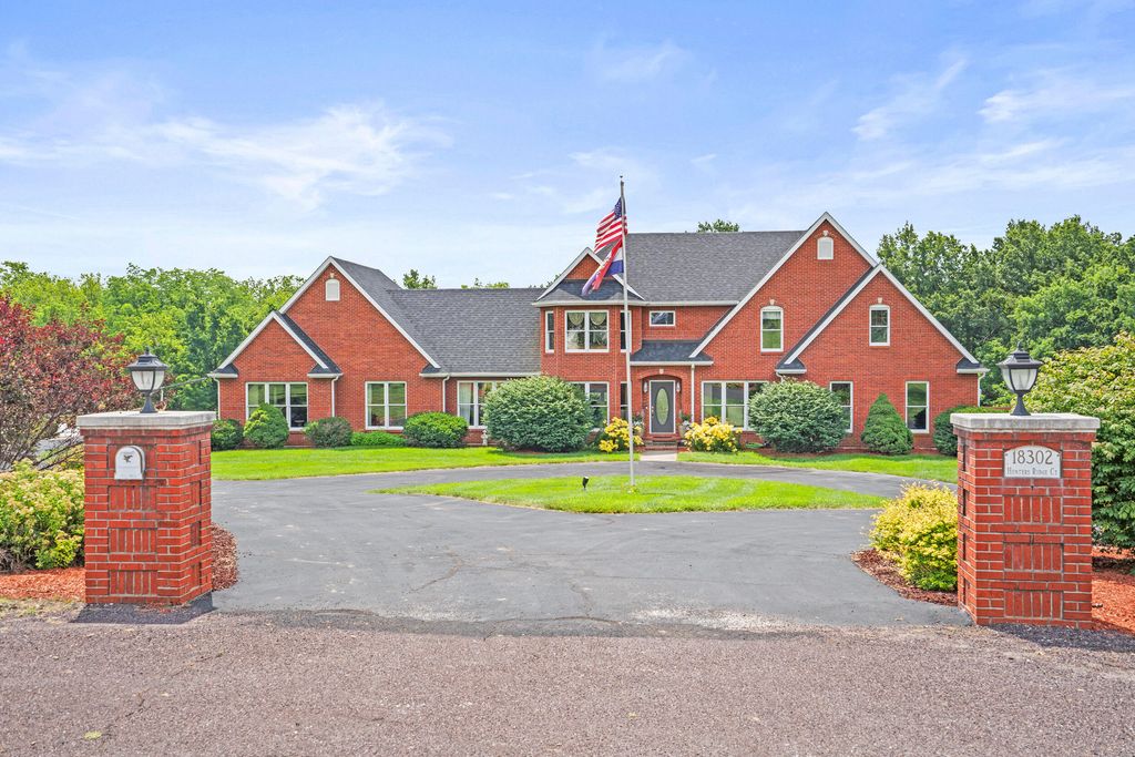 18302 HUNTERS RIDGE CT., Boonville, MO 65233