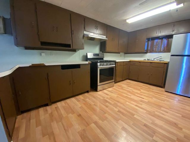 424 W B Ave, Kingsville, TX 78363