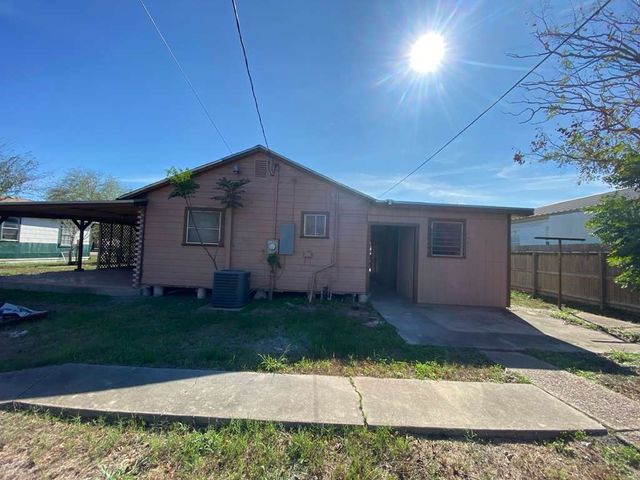 424 W B Ave, Kingsville, TX 78363
