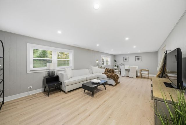 7725 Sawyer Road, Darien, IL 60561