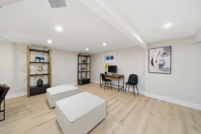 7725 Sawyer Road, Darien, IL 60561