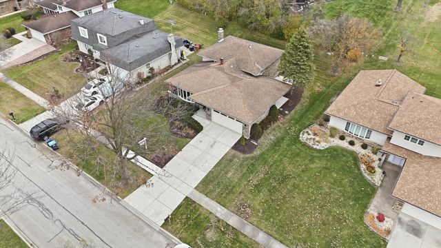 7725 Sawyer Road, Darien, IL 60561
