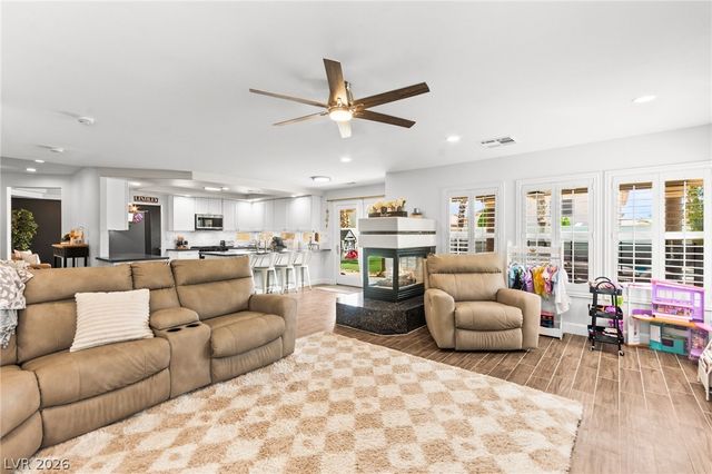 8213 Fawn Heather Court, Las Vegas, NV 89149