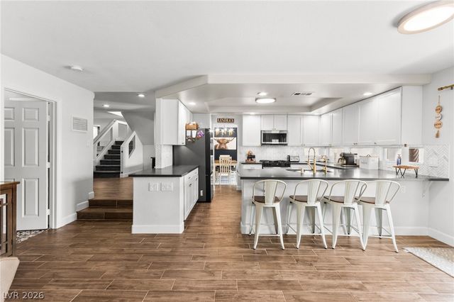 8213 Fawn Heather Court, Las Vegas, NV 89149