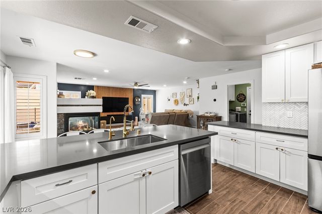 8213 Fawn Heather Court, Las Vegas, NV 89149