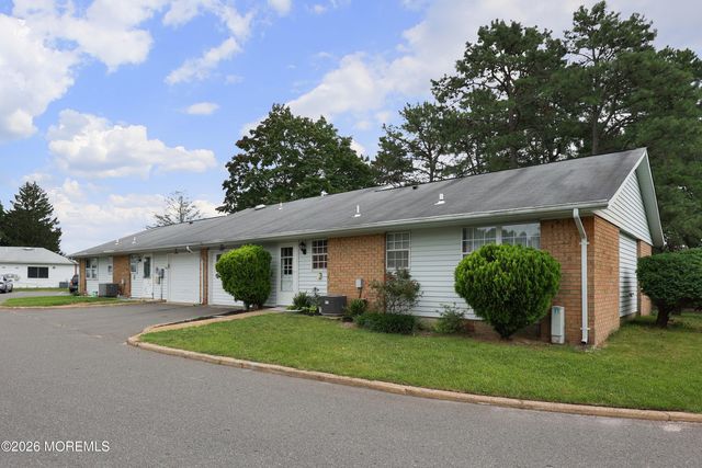 51A Cambridge Circle, Manchester, NJ 08759