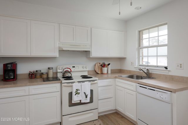 51A Cambridge Circle, Manchester, NJ 08759