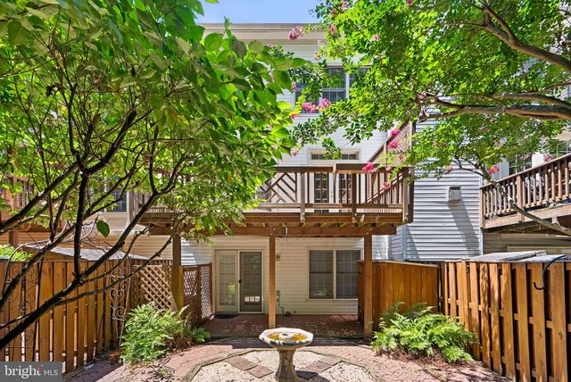 6631 THURLTON DR, Alexandria, VA 22315
