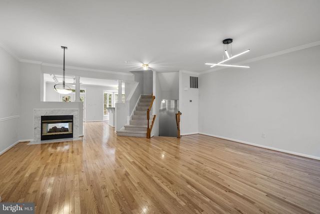 6631 THURLTON DR, Alexandria, VA 22315