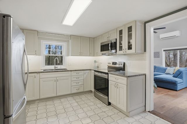 95 Pine Hill Road, Ashland, MA 01721