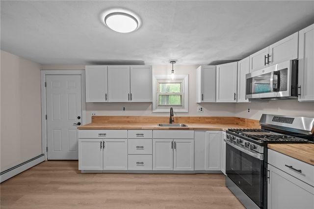 30 Hollywood Avenue, Coventry, RI 02816