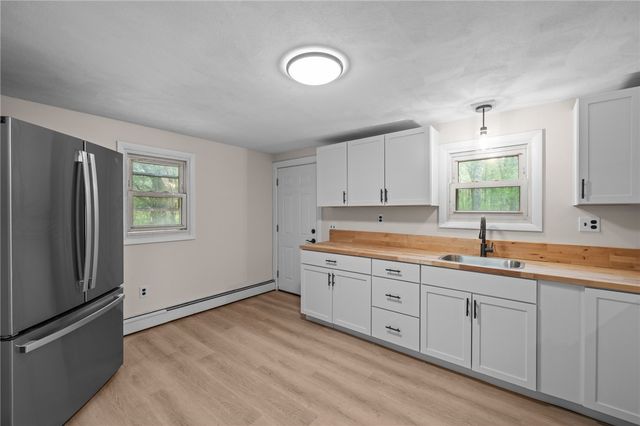 30 Hollywood Avenue, Coventry, RI 02816