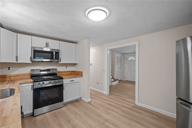 30 Hollywood Avenue, Coventry, RI 02816