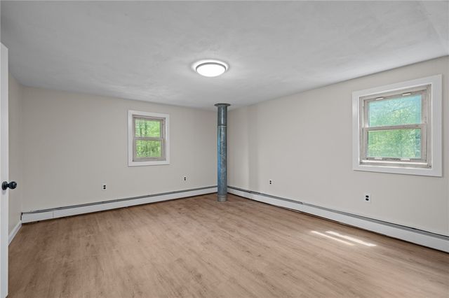30 Hollywood Avenue, Coventry, RI 02816