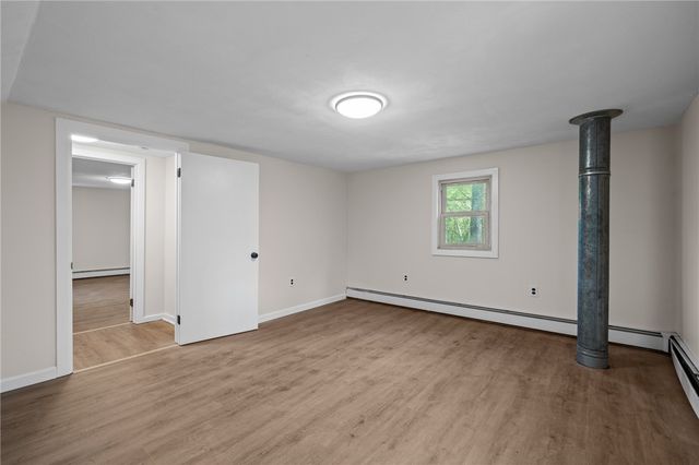 30 Hollywood Avenue, Coventry, RI 02816