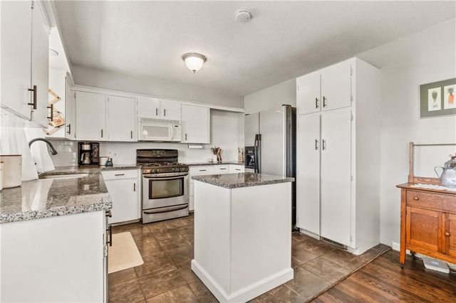 107 N 80 Terrace, Kansas City, KS 66111